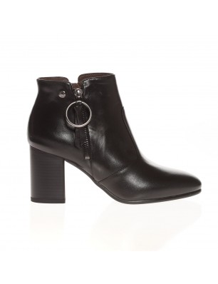 Bottines a bouts rond en cuir noir Nero Giardini