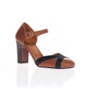 Chie Mihara escarpins en cuir camel avec bride