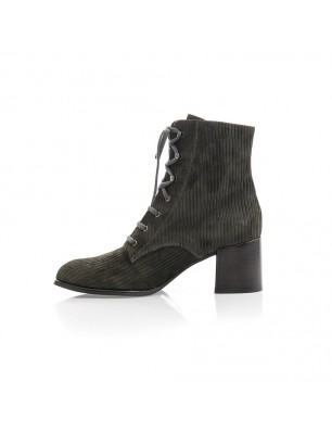 Chie Mihara bottines à lacets en cuir kaki façon velours